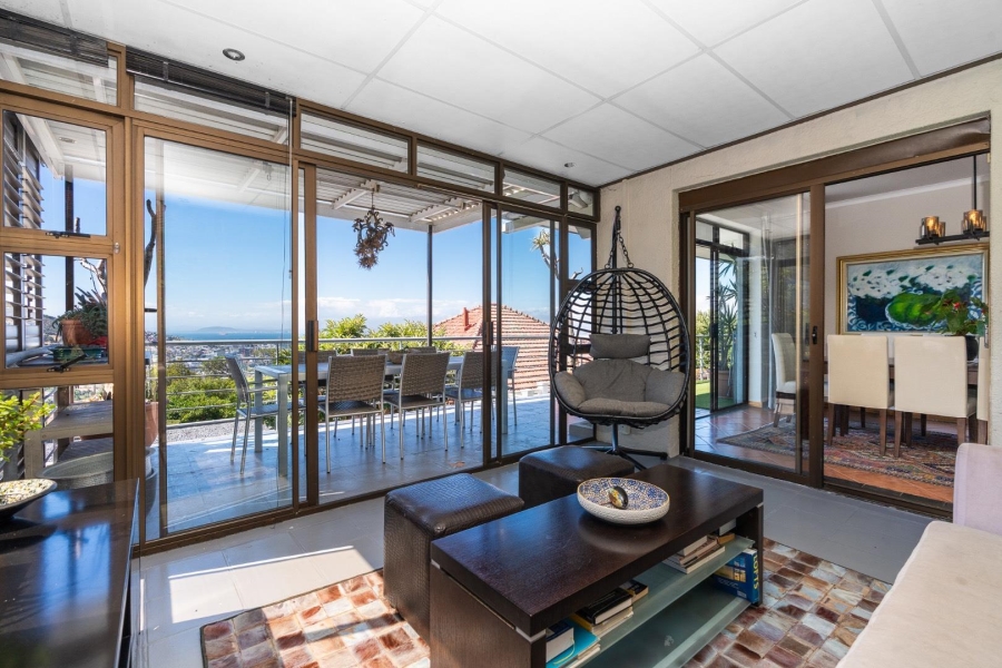 5 Bedroom Property for Sale in Oranjezicht Western Cape